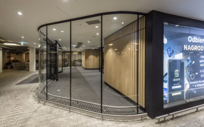 Hva innebærer CreoNordic Prosjekt AS rolle som agent for Polflam i Norge?